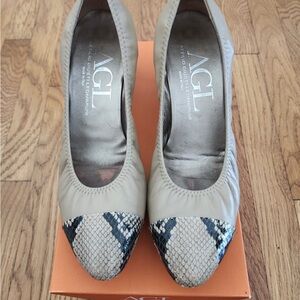 AGL Women's Beige and Snakeskin Flats